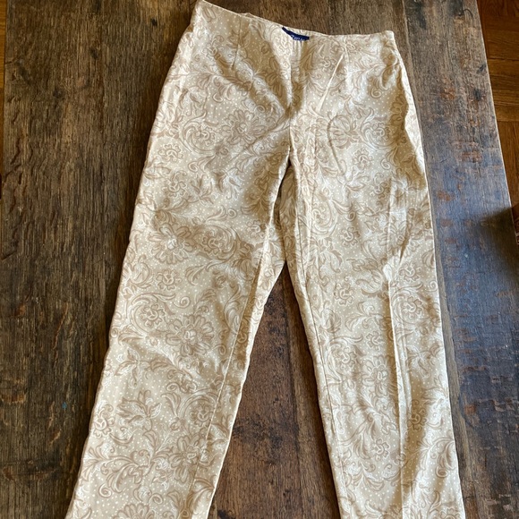 Vintage y2k tan/beige/white paisley printed pants by Ann Taylor. Size 2p - Picture 2 of 4